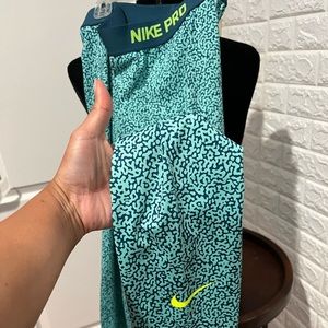 Nike Pro Womens tights leggings size Medium